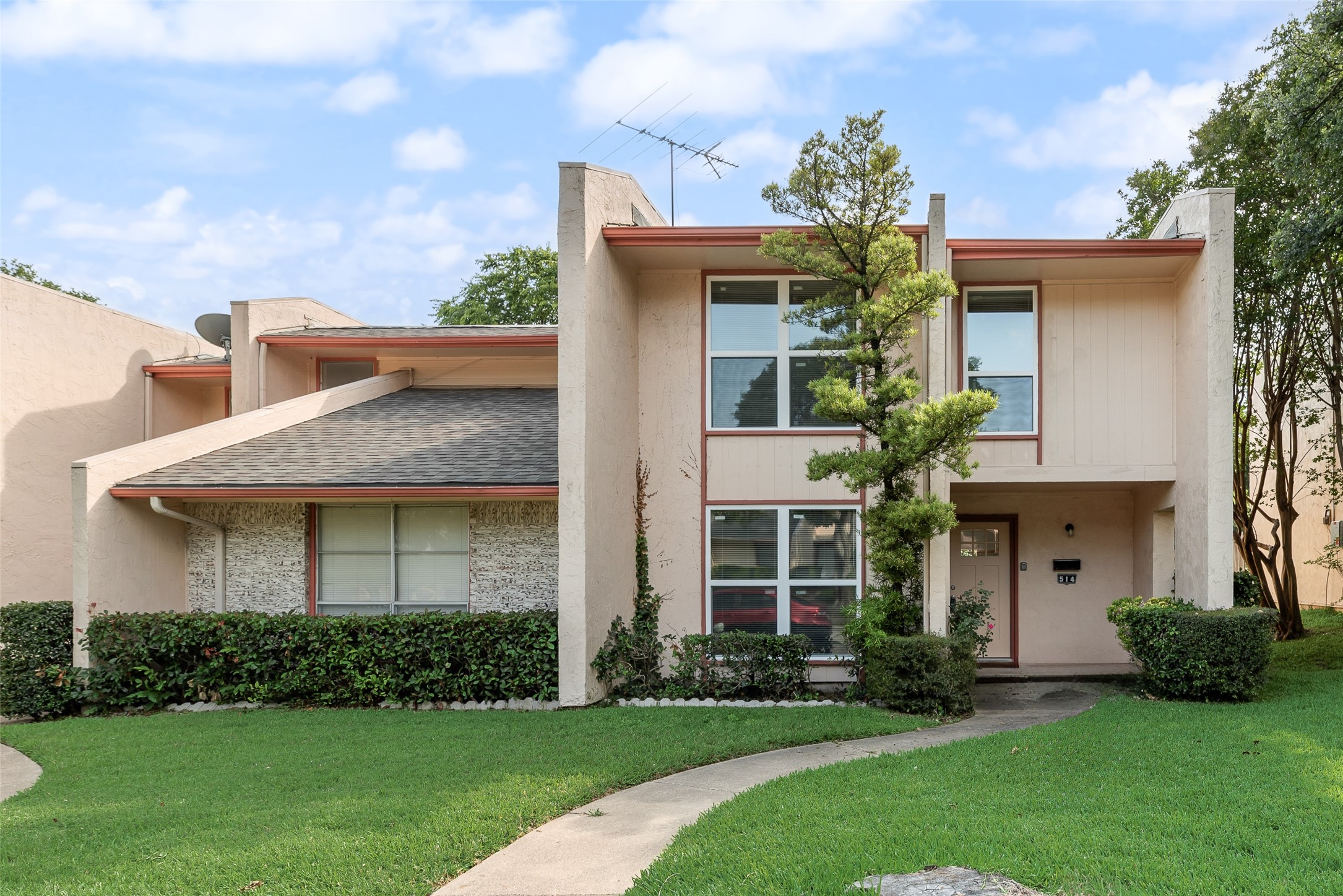 514 Valley Park Drive Garland TX 75043
