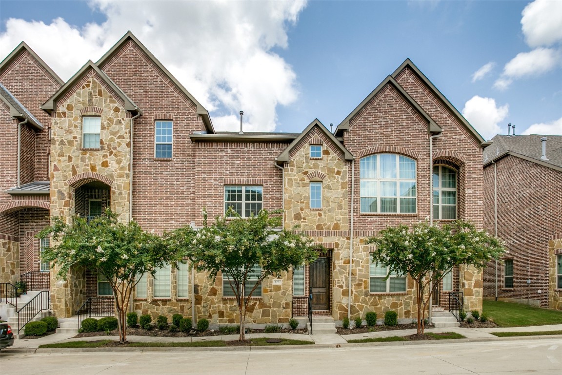 2757 Troutt Drive Carrollton TX 75010