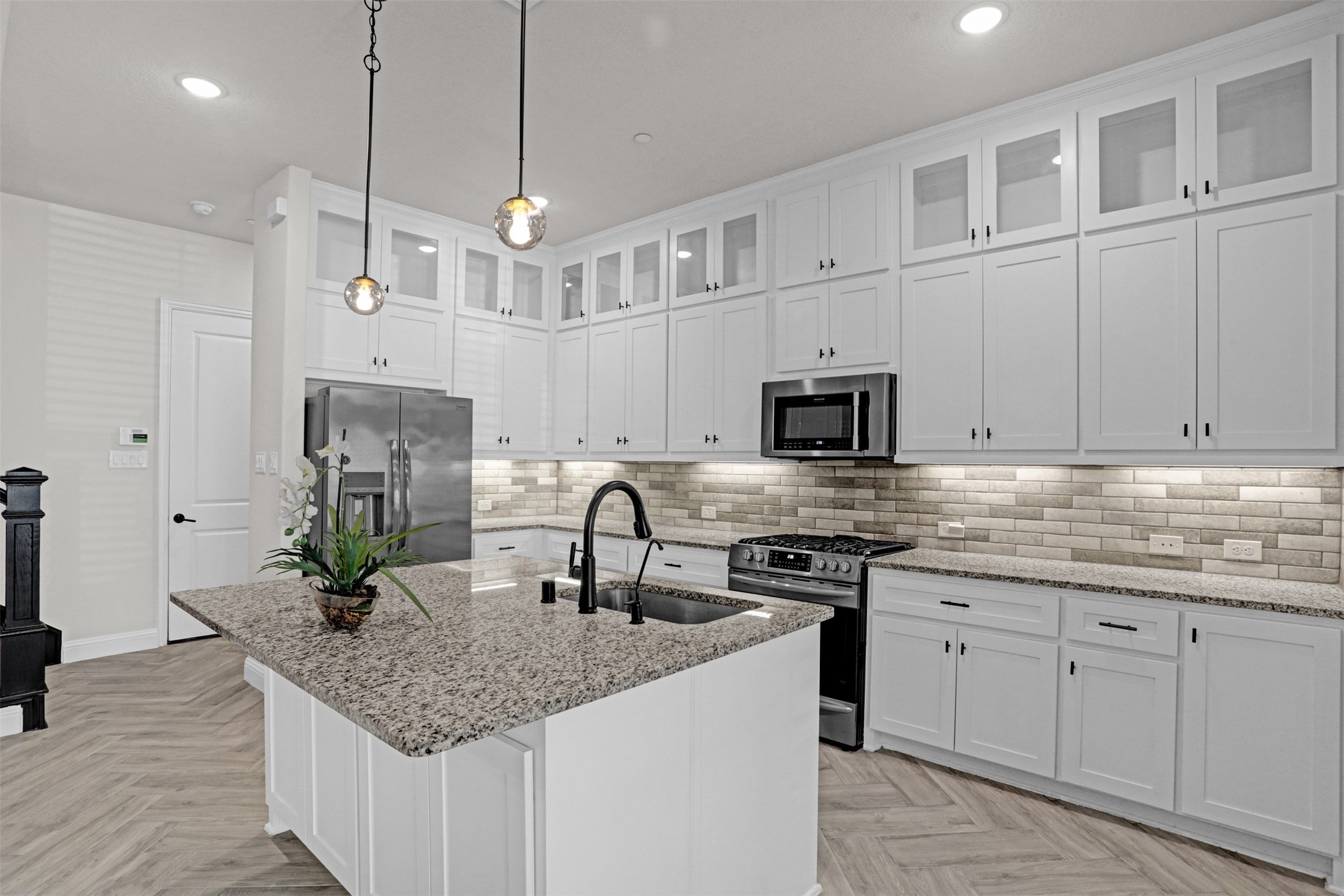 1914 Melinda Lane Farmers Branch TX 75234