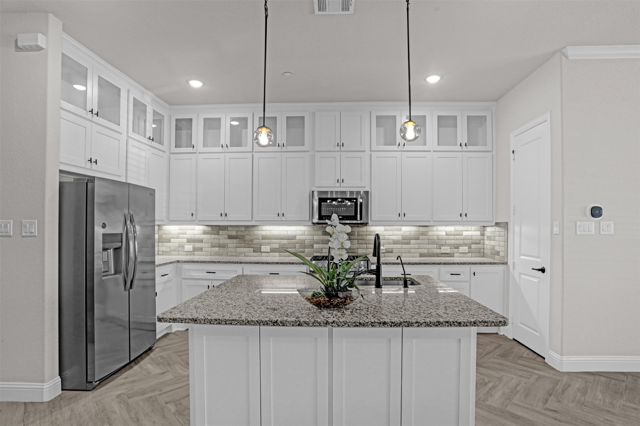 1914 Melinda Lane Farmers Branch TX 75234