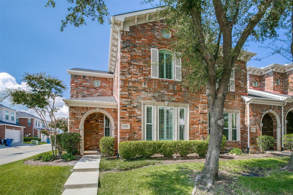 137 Leonard Street Lewisville TX 75057