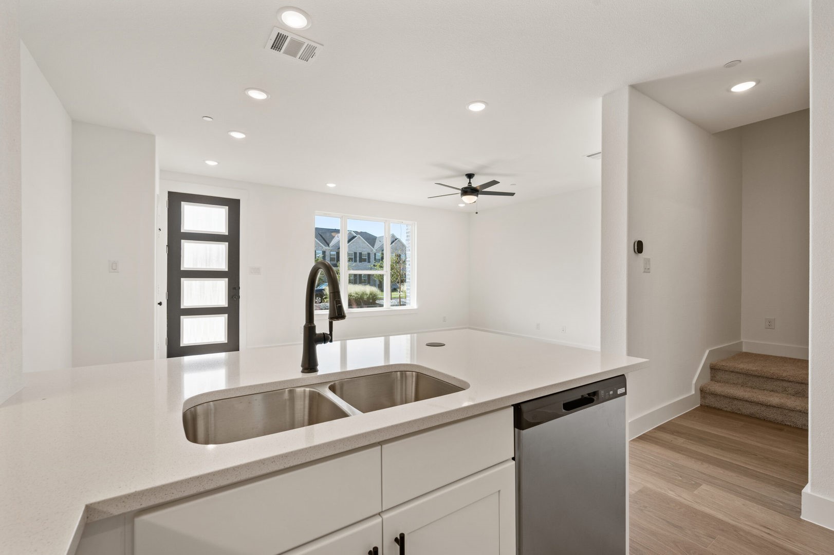1841 Summer Aura Mesquite TX 75181