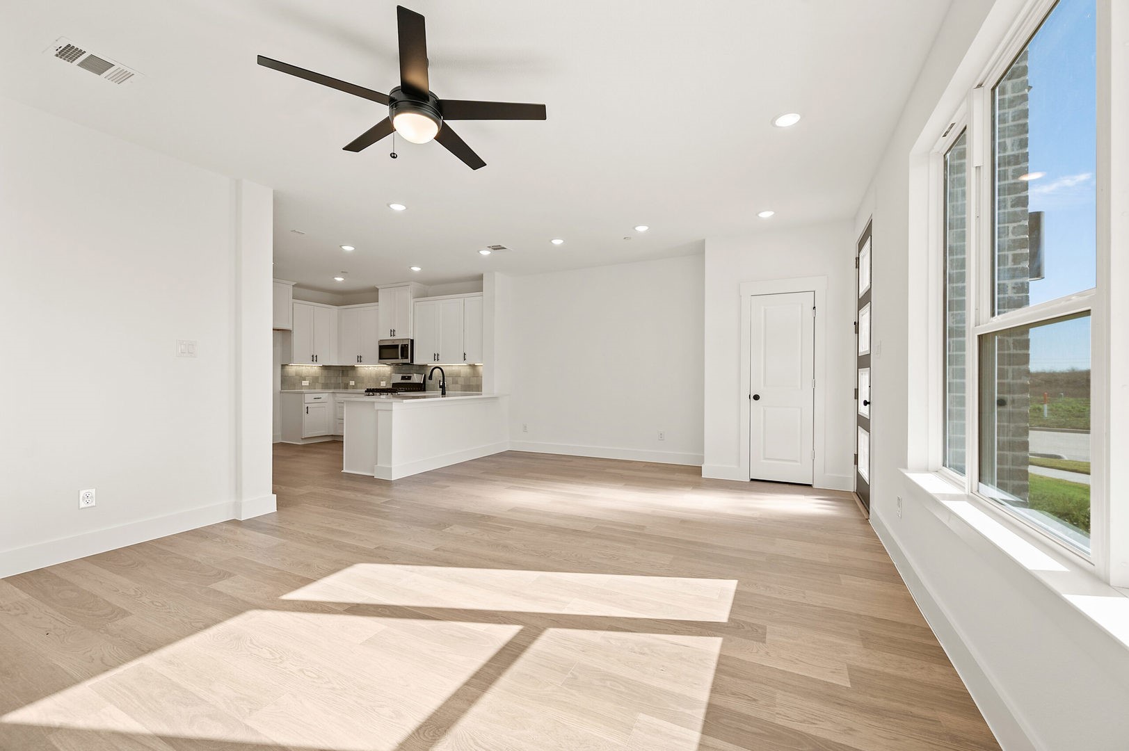 1841 Summer Aura Mesquite TX 75181