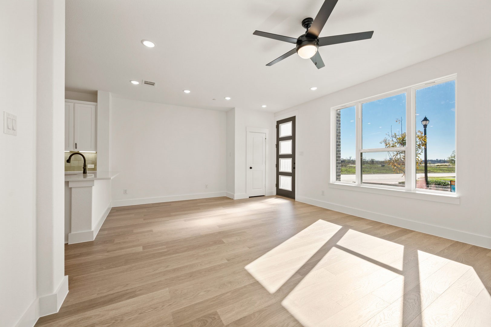 1841 Summer Aura Mesquite TX 75181