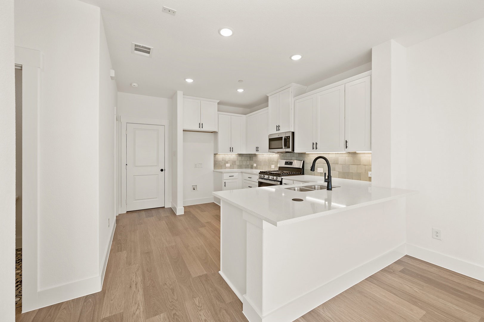 1841 Summer Aura Mesquite TX 75181