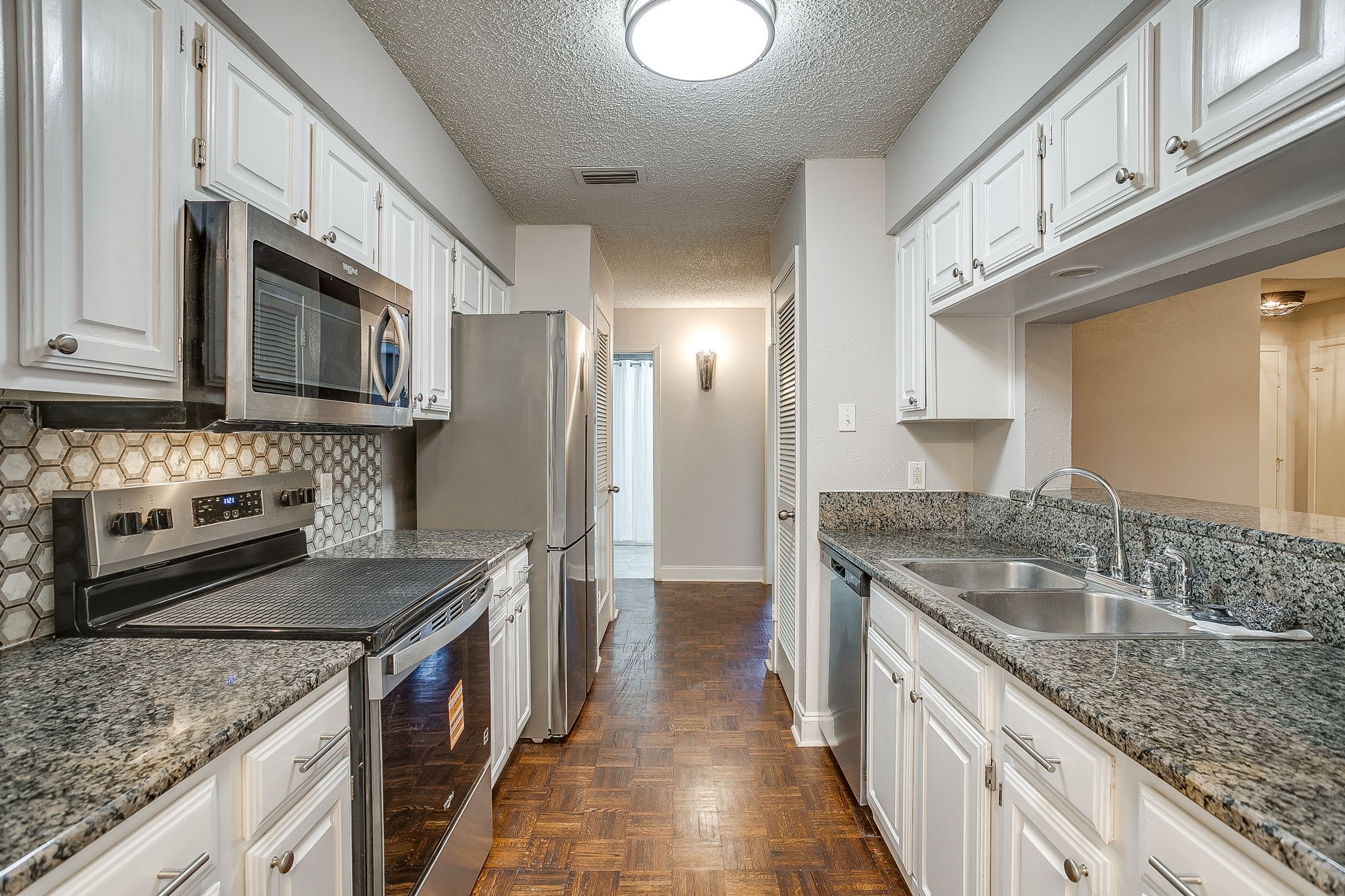 1206 Riverchase Lane Arlington TX 76011
