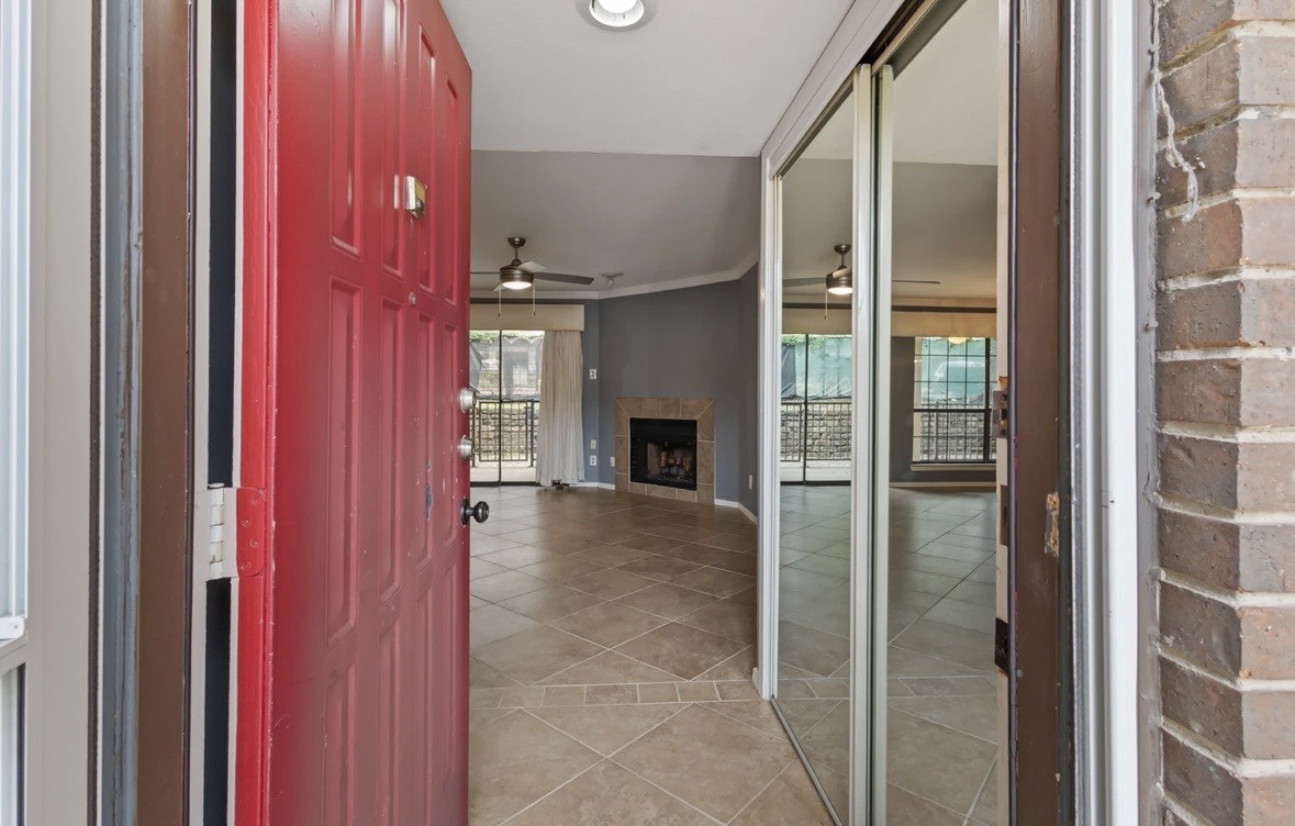 2505 Wedglea Drive Dallas TX 75211