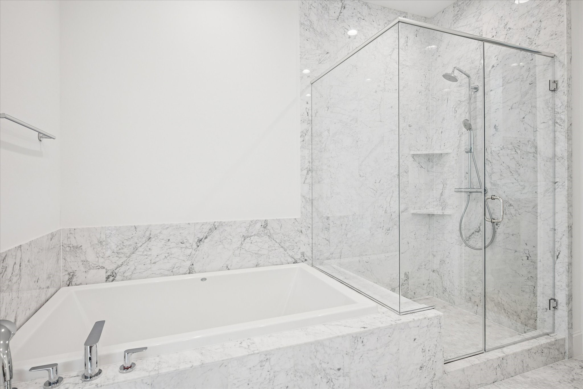 4066 Oak Circle Addison TX 75001