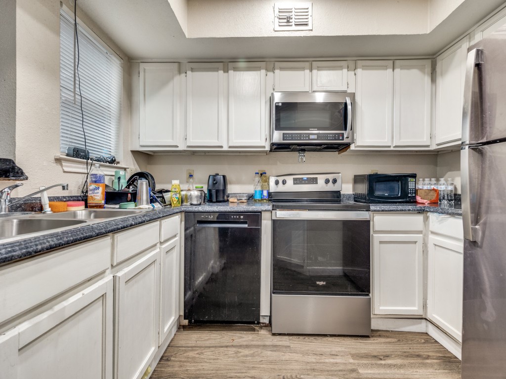 9809 Walnut Street Dallas TX 75243