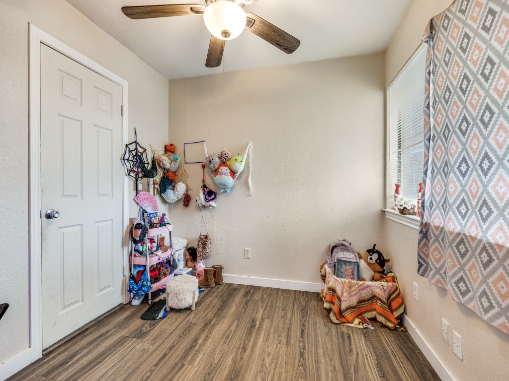 9809 Walnut Street Dallas TX 75243