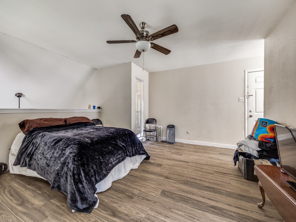 9809 Walnut Street Dallas TX 75243