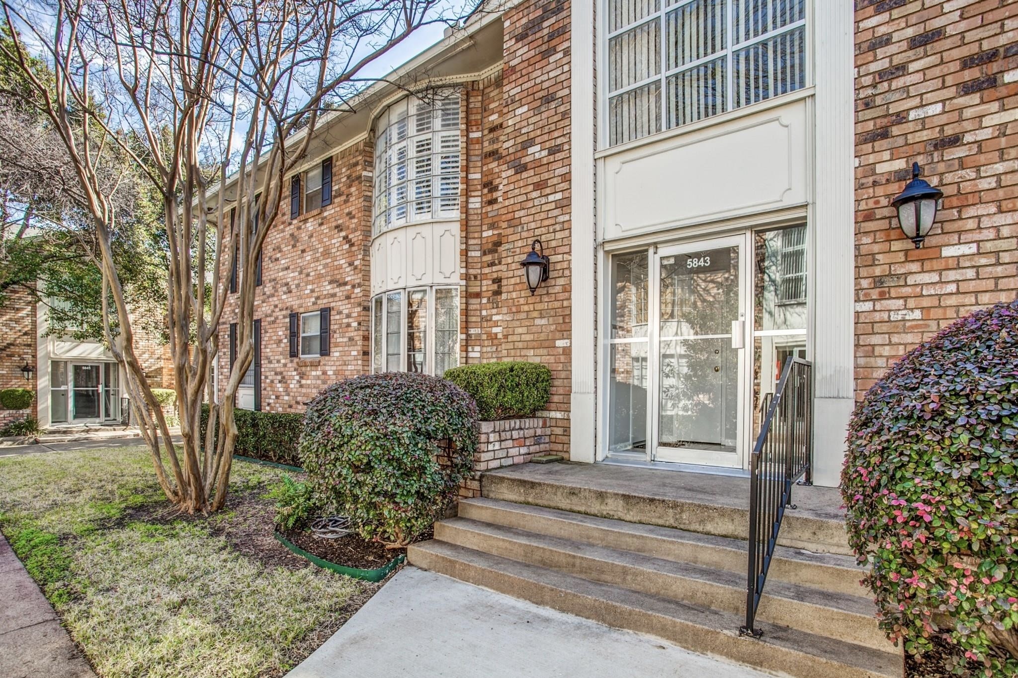 5843 E University Boulevard Dallas TX 75206