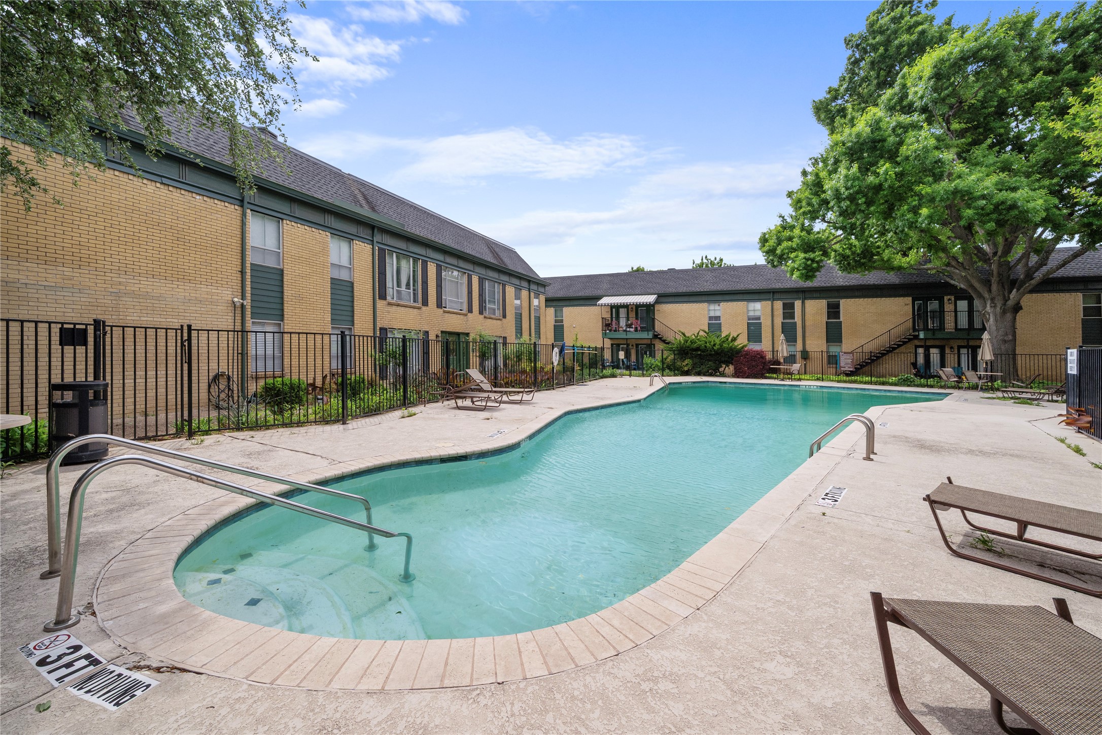 6014 E University Boulevard Dallas TX 75206