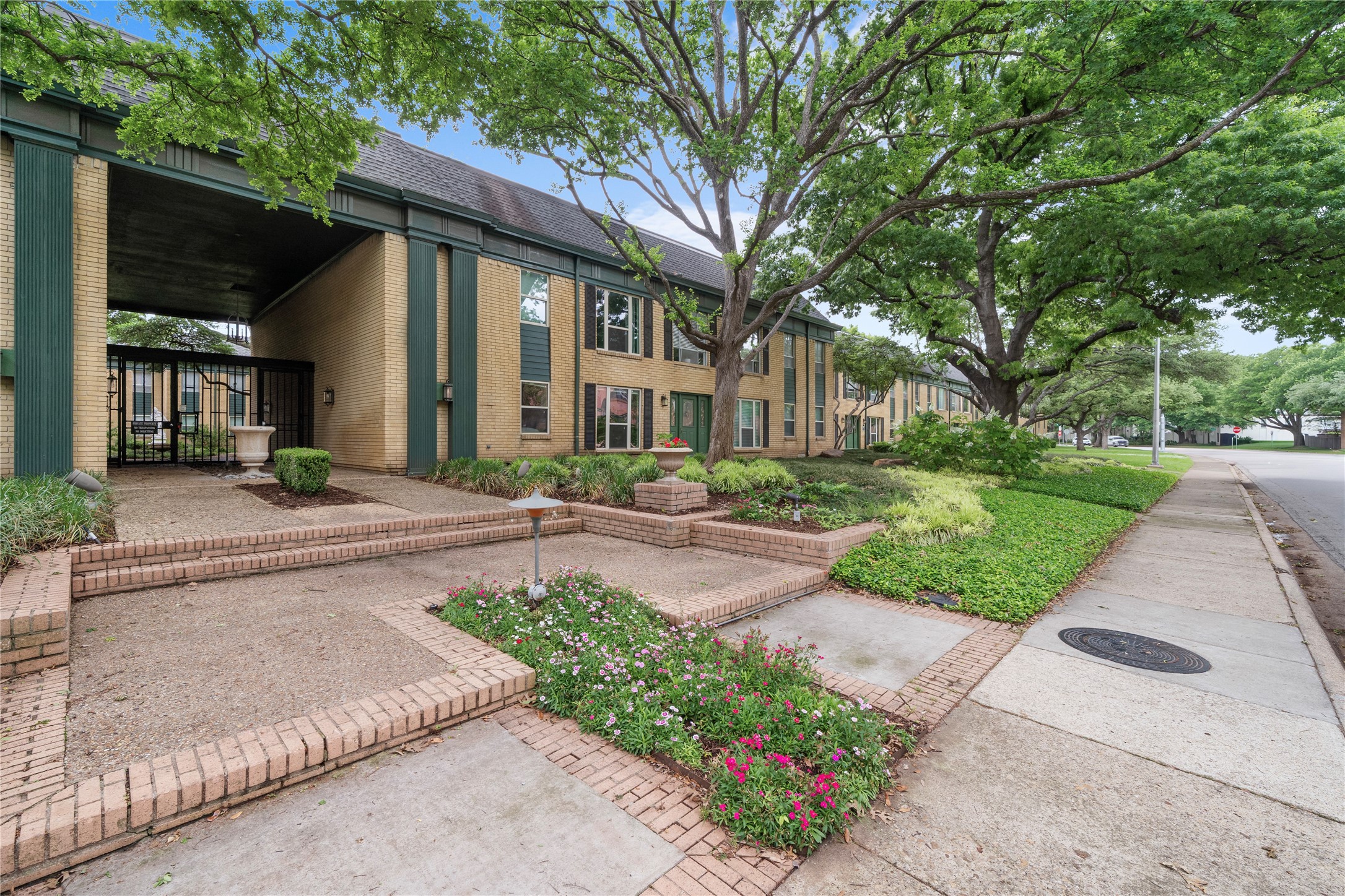 6014 E University Boulevard Dallas TX 75206