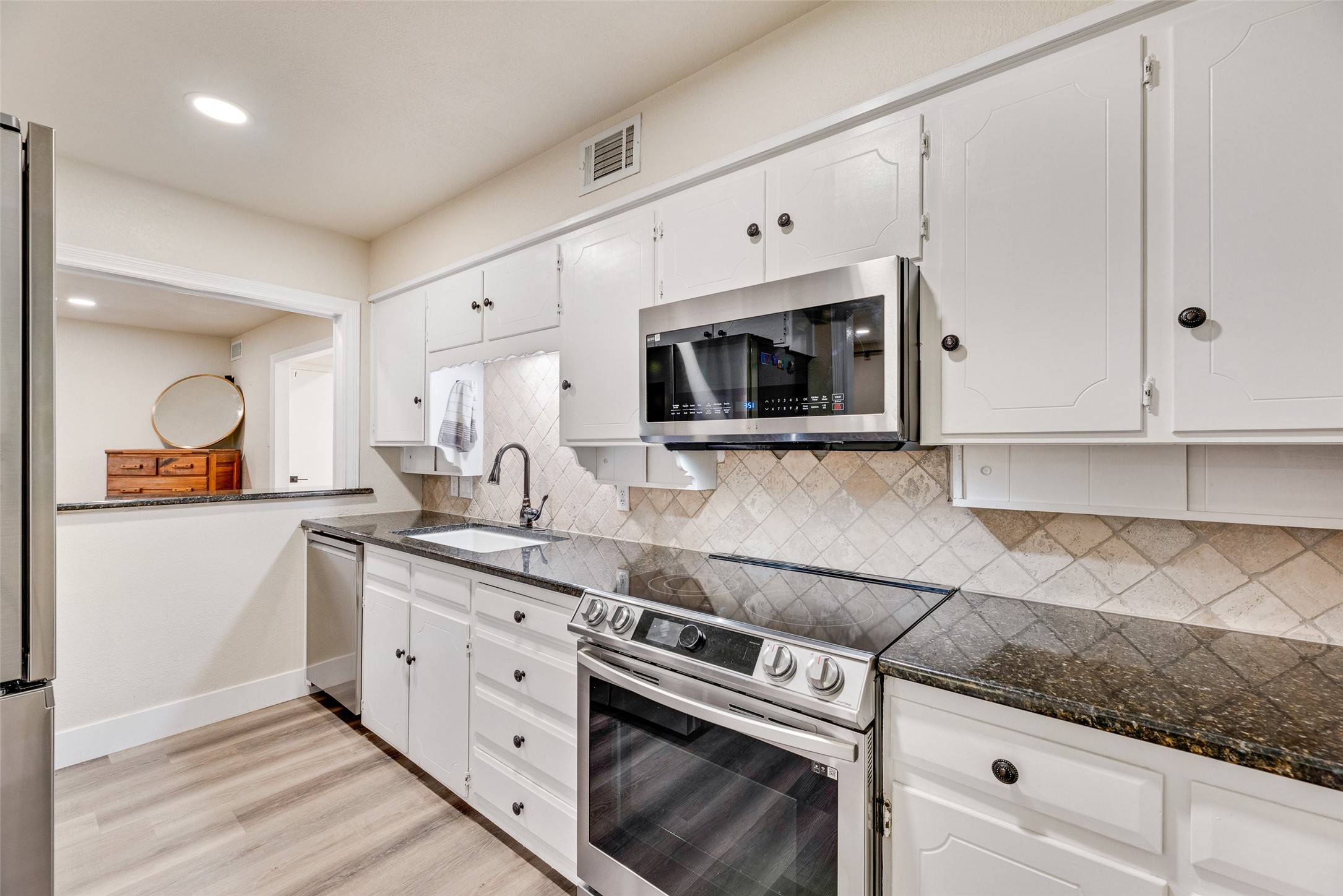 61 One Main Place Benbrook TX 76126