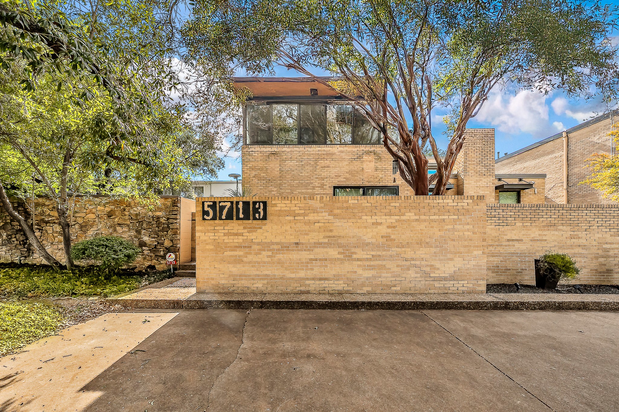 5713 Pershing Avenue Fort Worth TX 76107