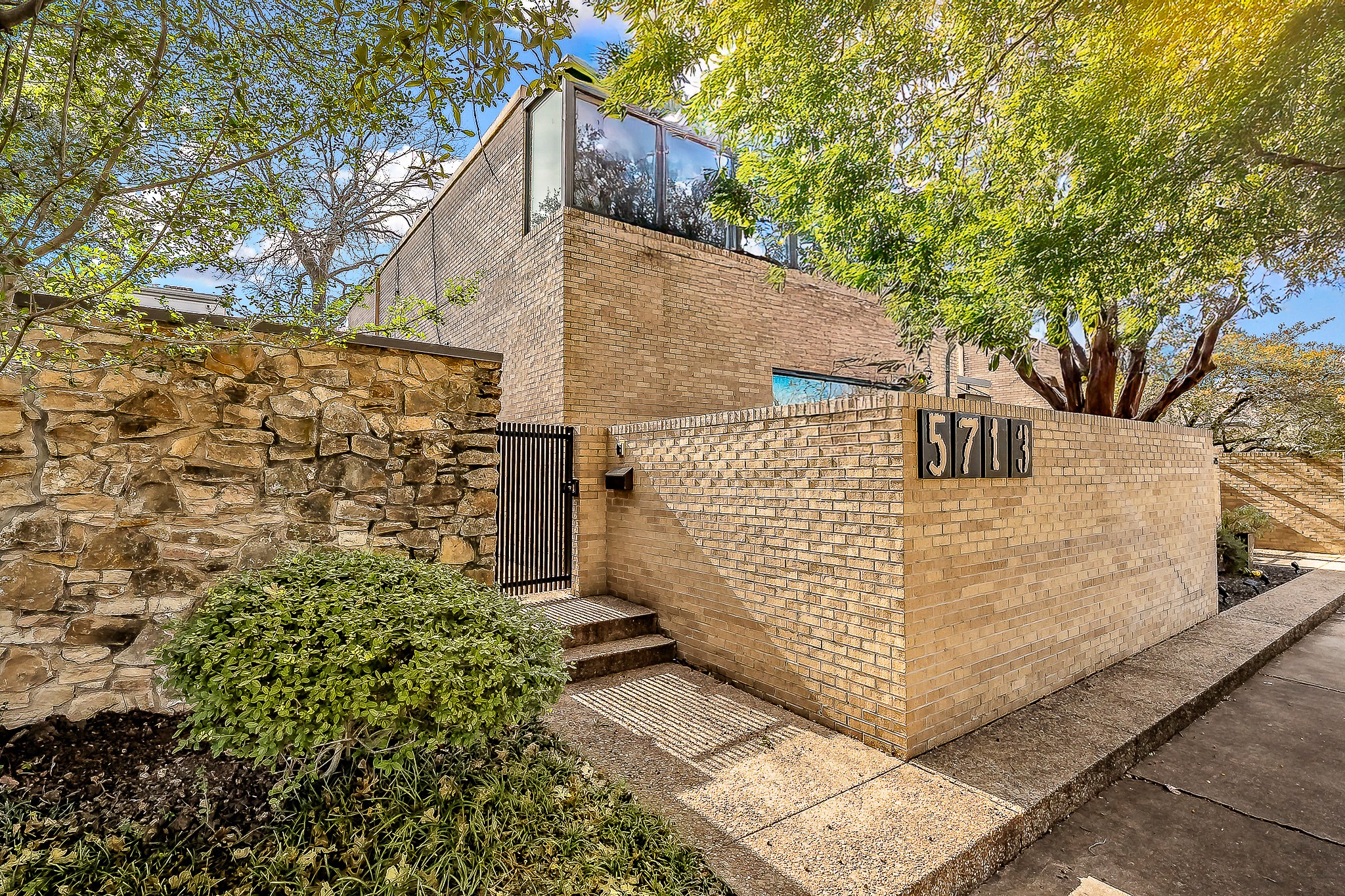 5713 Pershing Avenue Fort Worth TX 76107