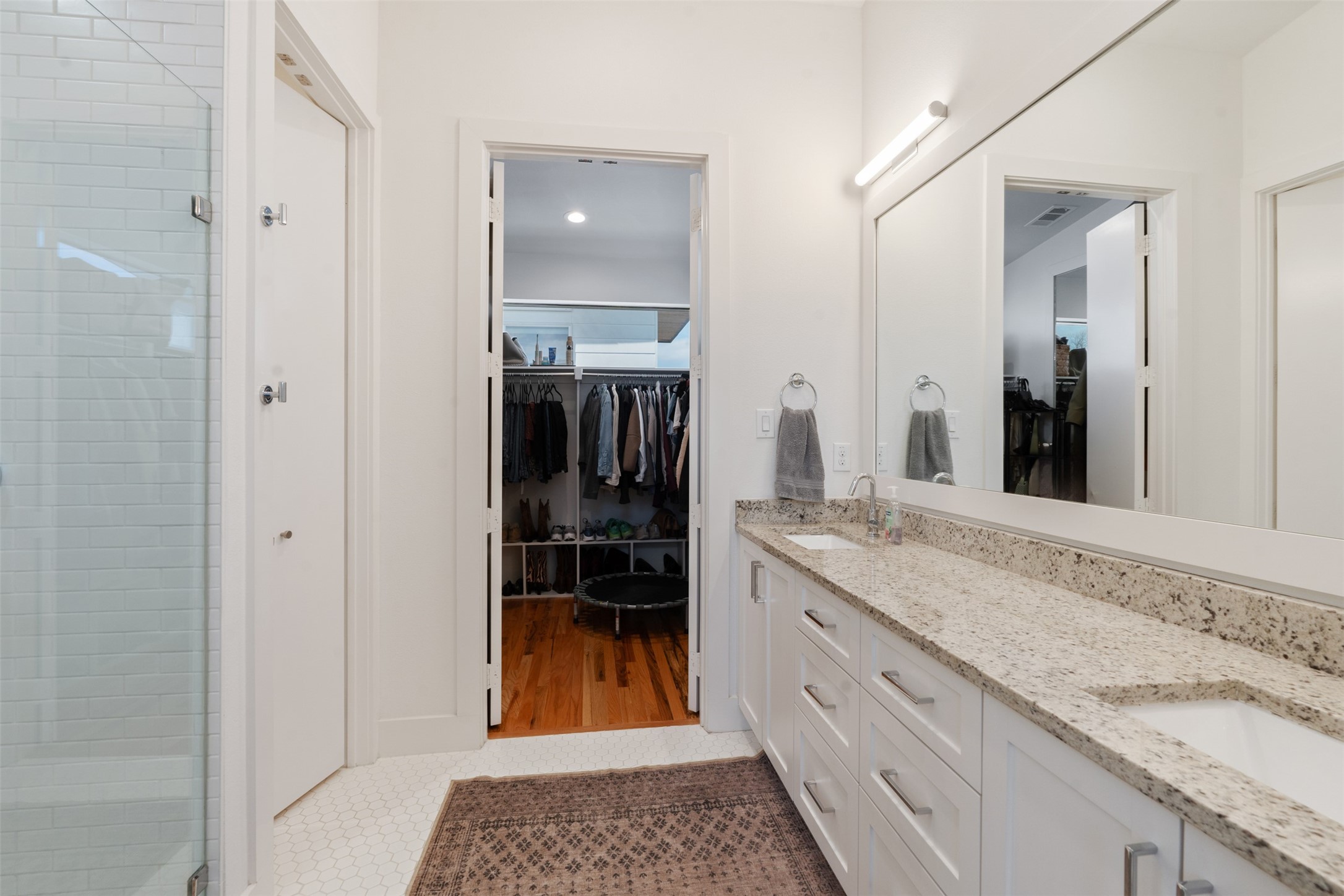 5912 Lindell Avenue Dallas TX 75206
