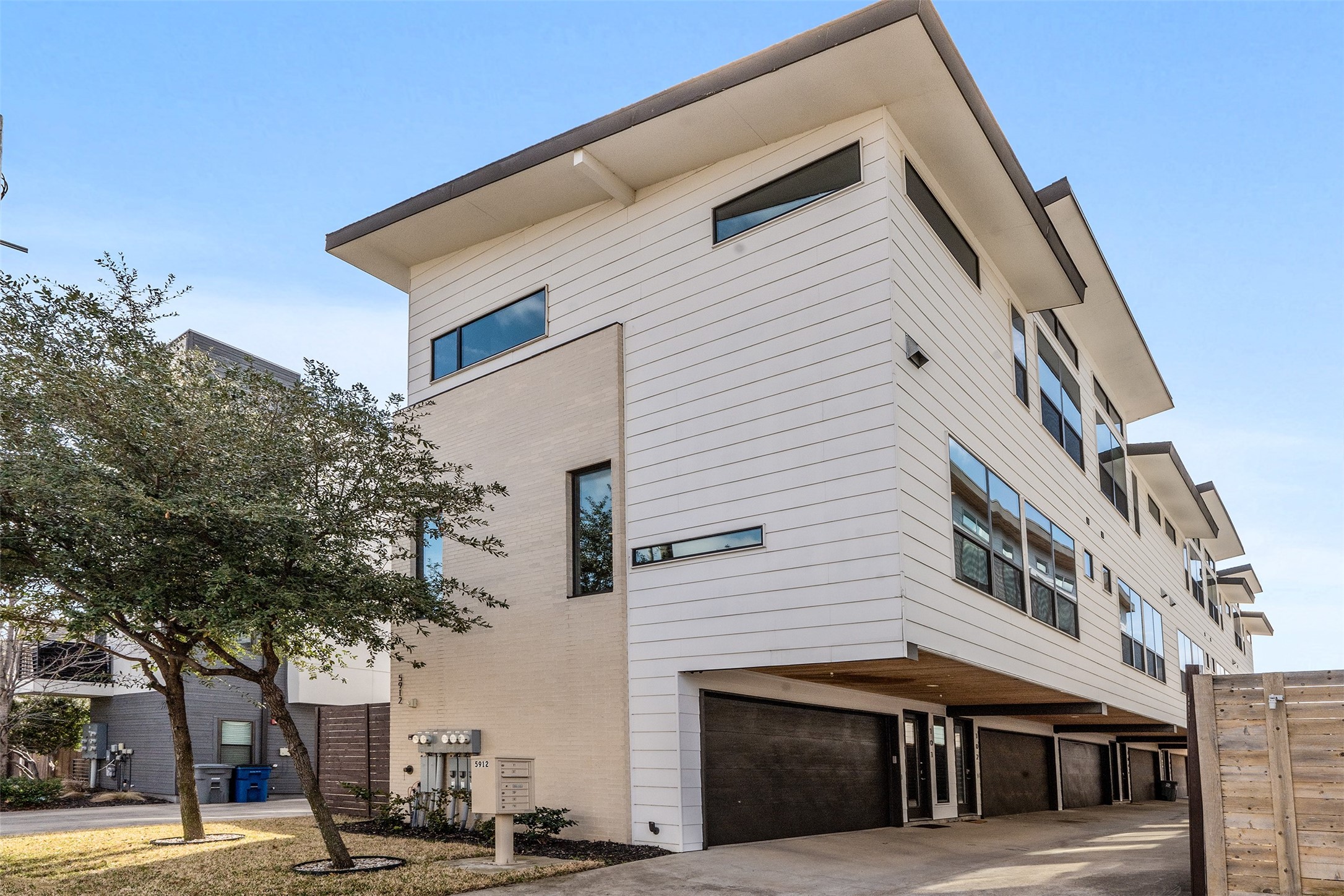5912 Lindell Avenue Dallas TX 75206