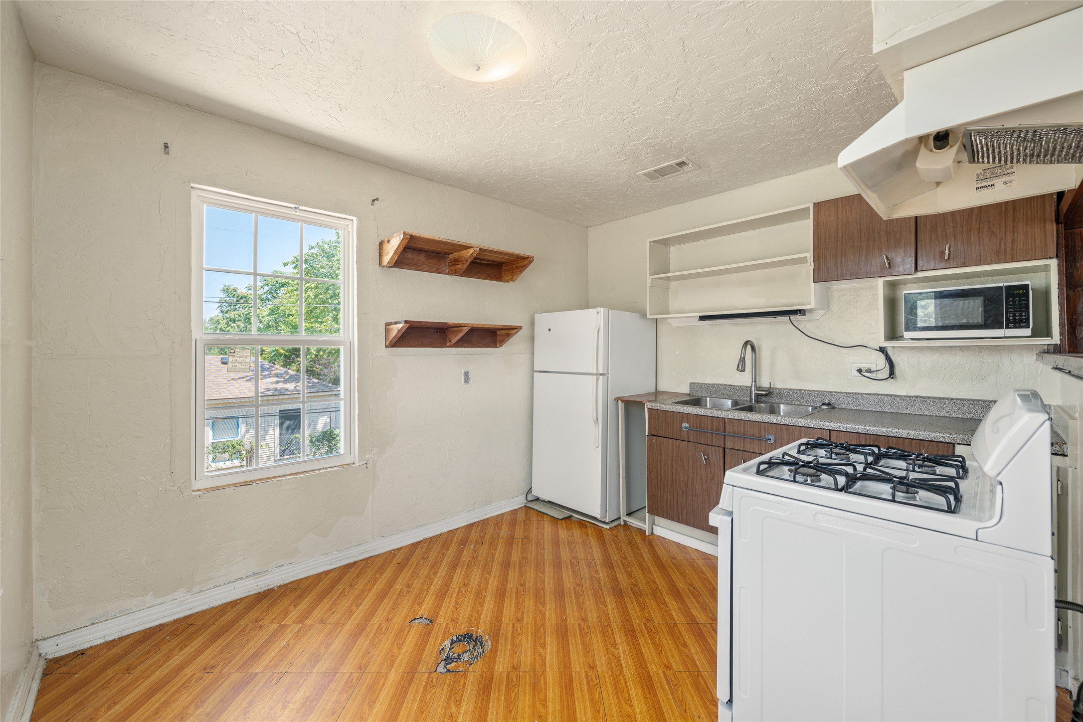 3823 Dempster Avenue Cockrell Hill TX 75211