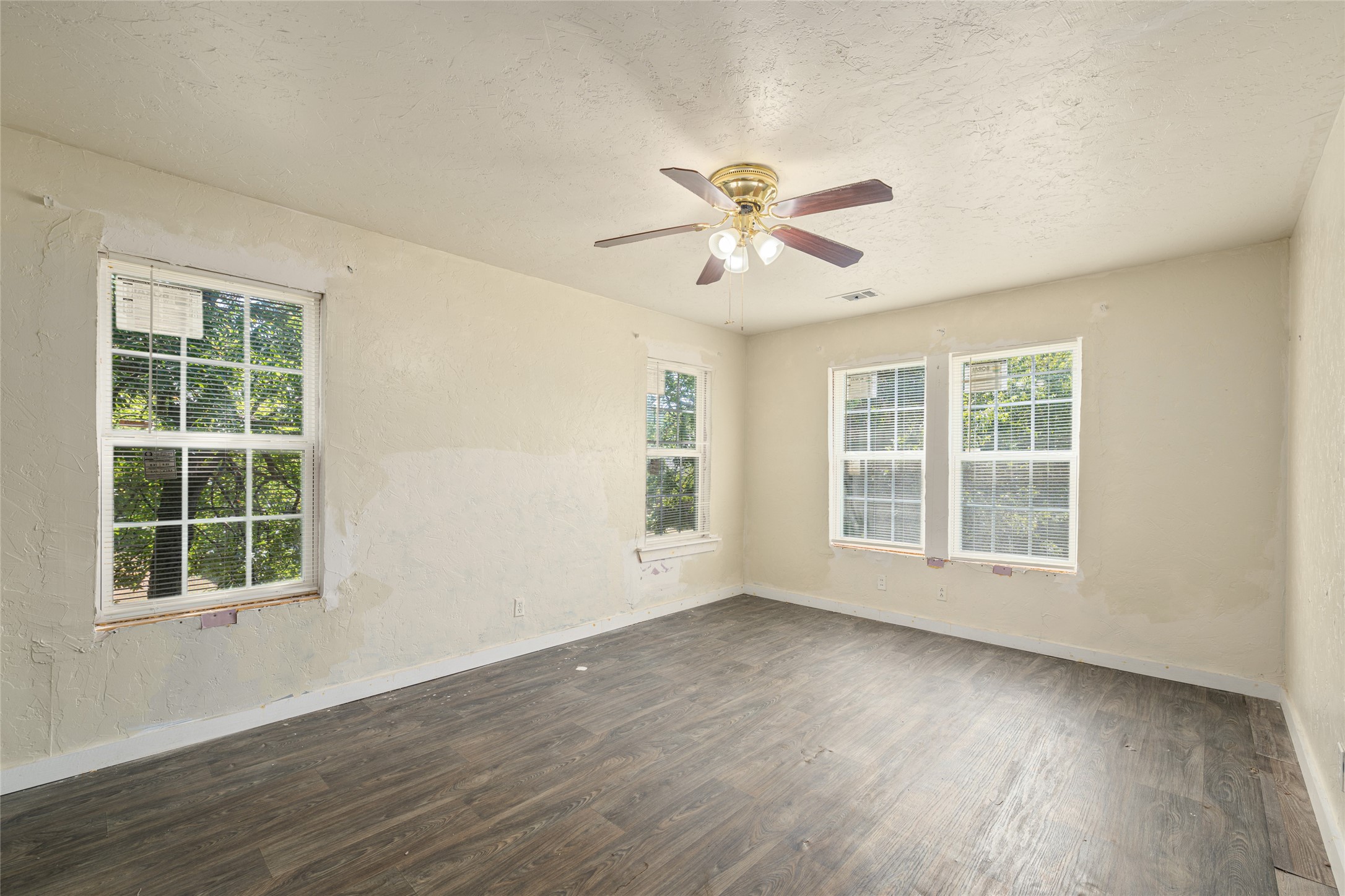 3823 Dempster Avenue Cockrell Hill TX 75211