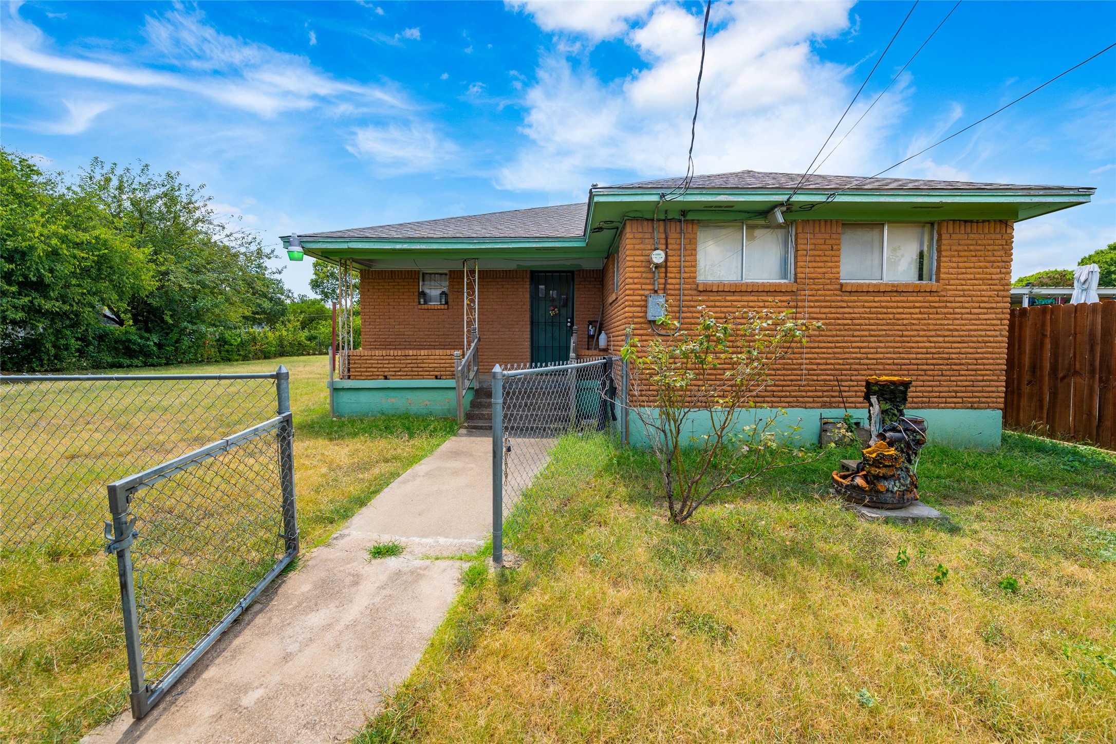 3823 Dempster Avenue Cockrell Hill TX 75211