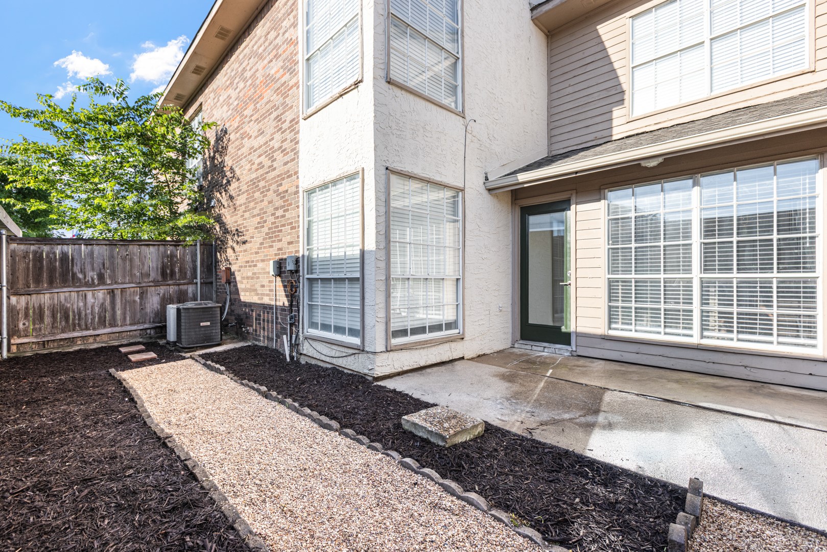 13207 Woodbend Lane Dallas TX 75243