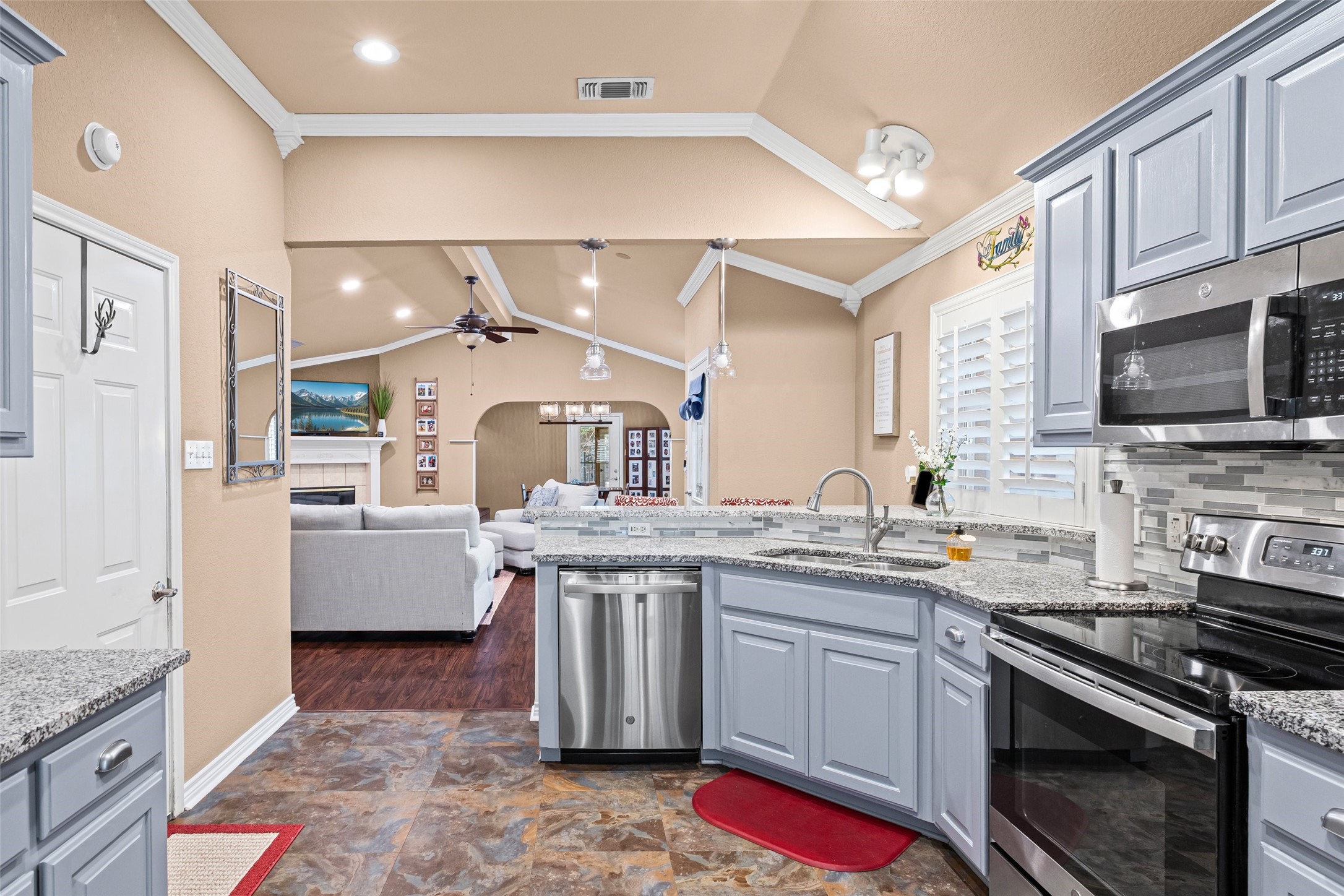 1208 Henard Lane Granbury TX 76048