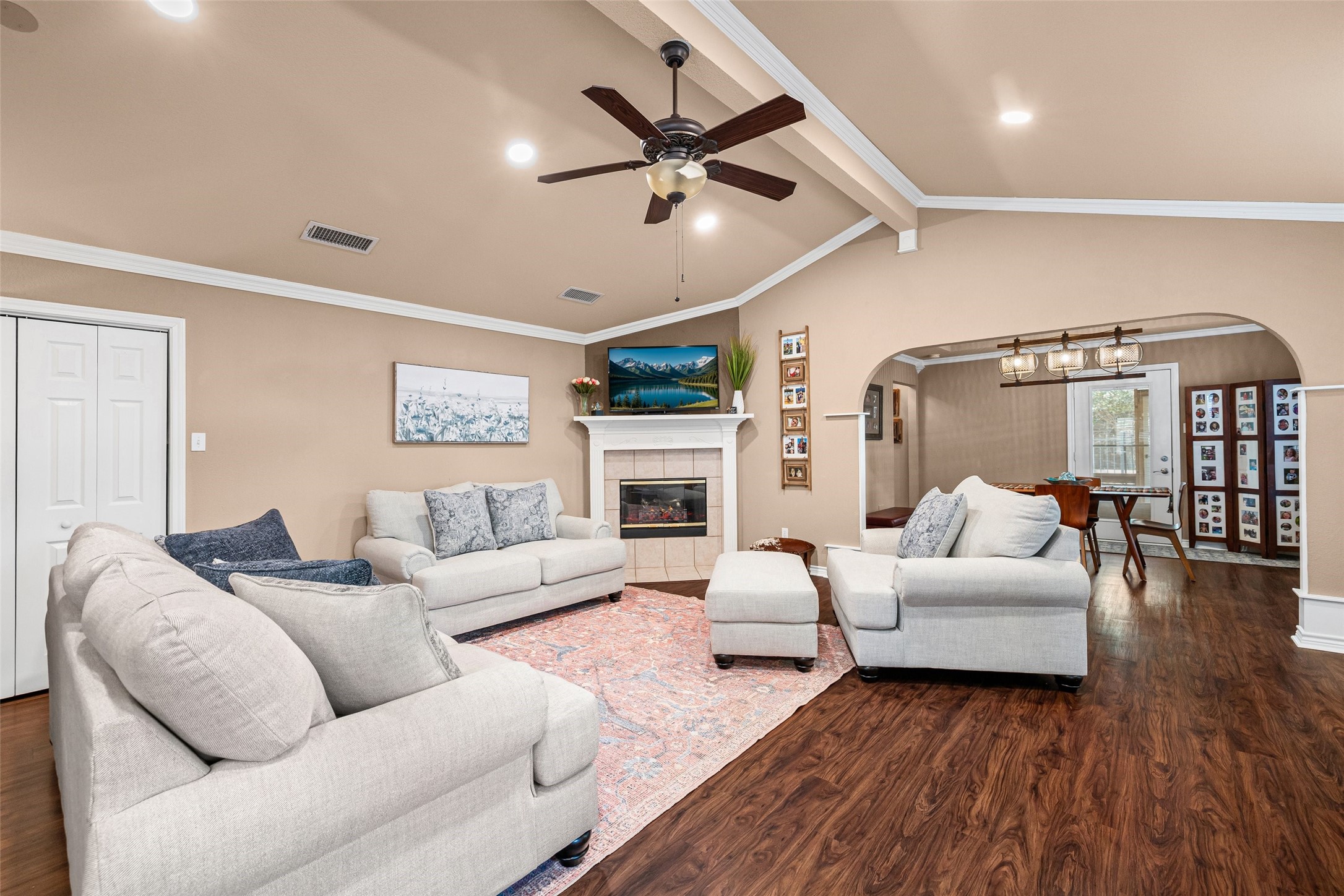 1208 Henard Lane Granbury TX 76048