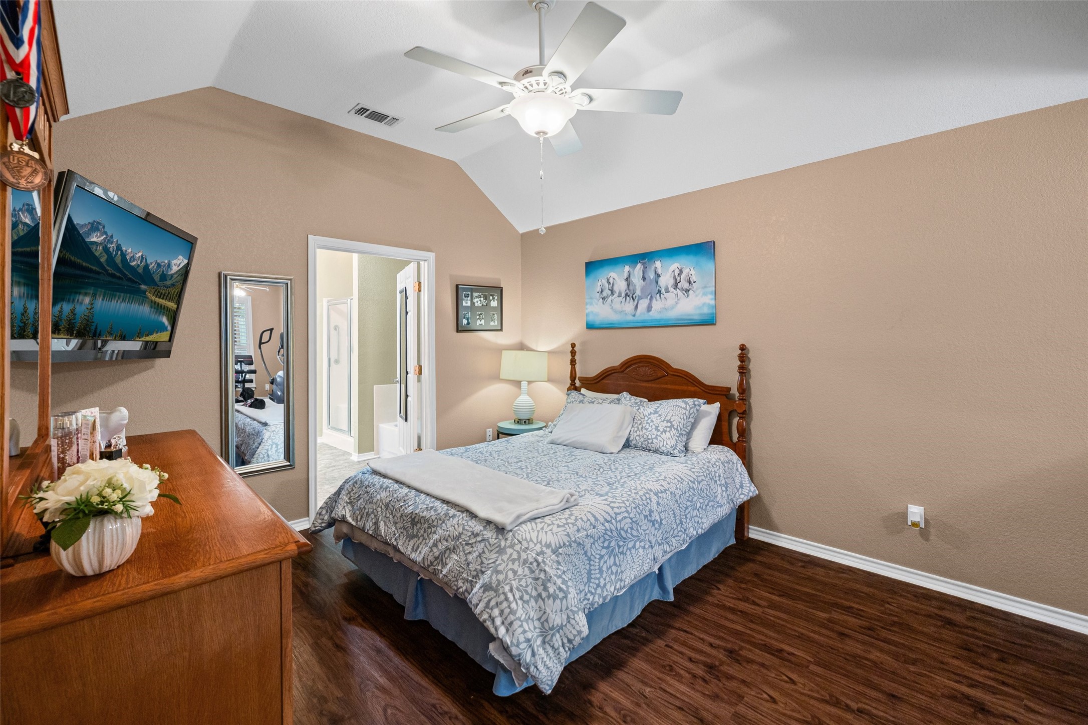 1208 Henard Lane Granbury TX 76048