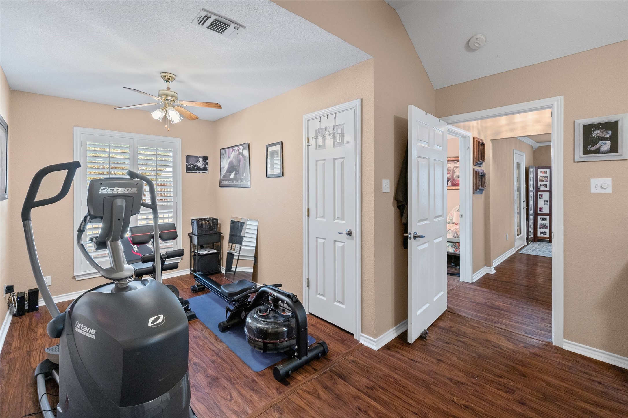1208 Henard Lane Granbury TX 76048