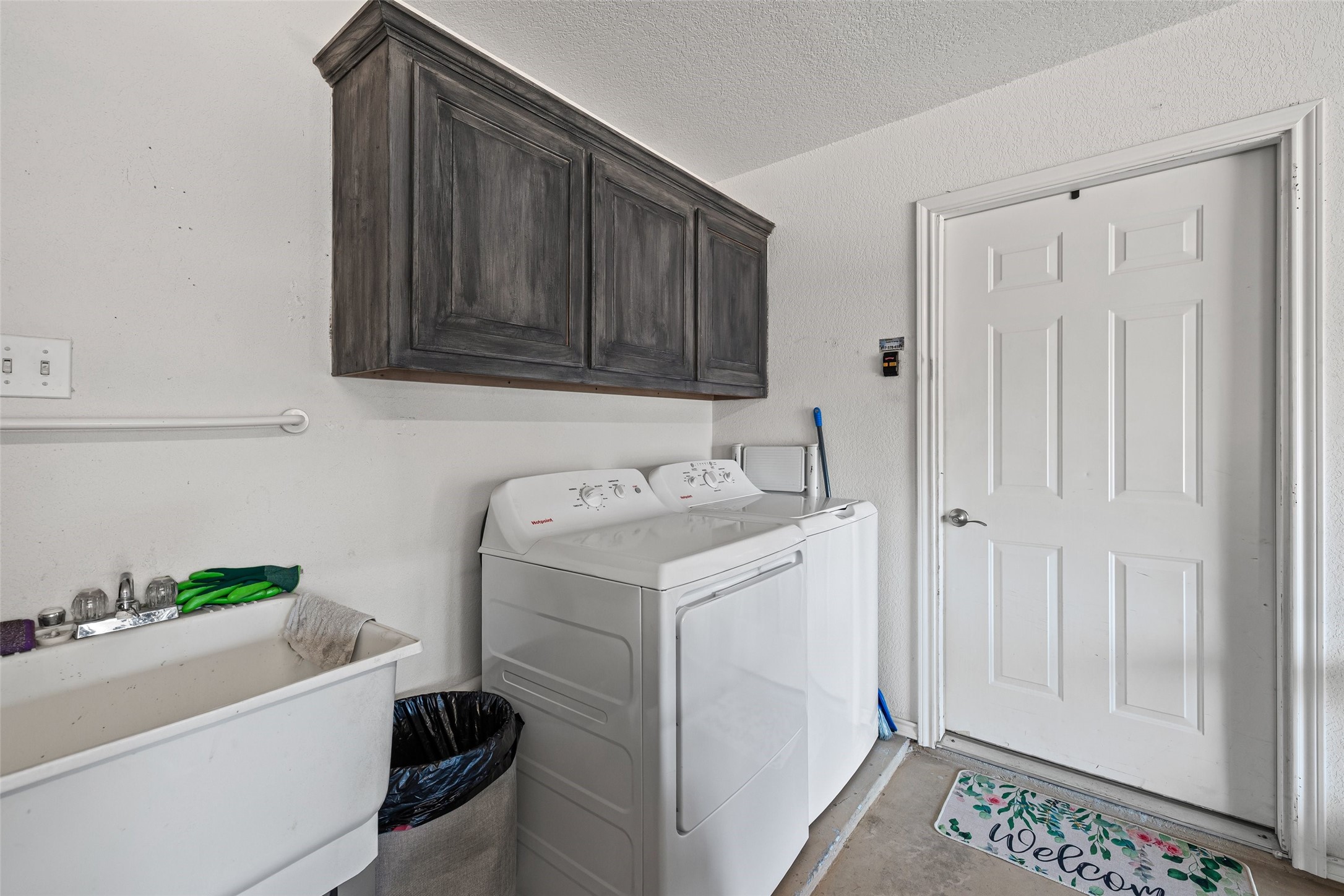 1208 Henard Lane Granbury TX 76048