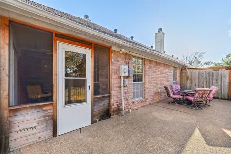 1208 Henard Lane Granbury TX 76048