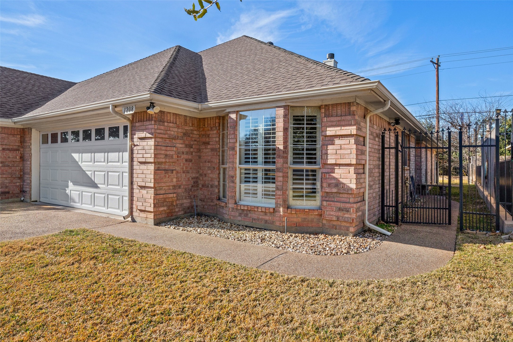 1208 Henard Lane Granbury TX 76048