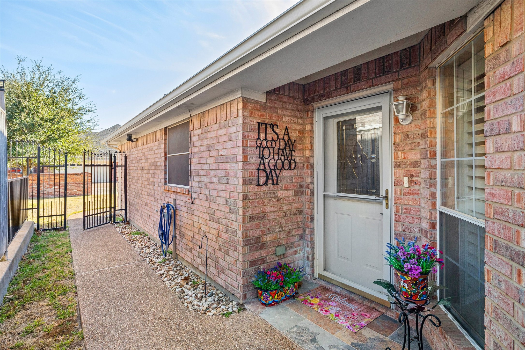 1208 Henard Lane Granbury TX 76048