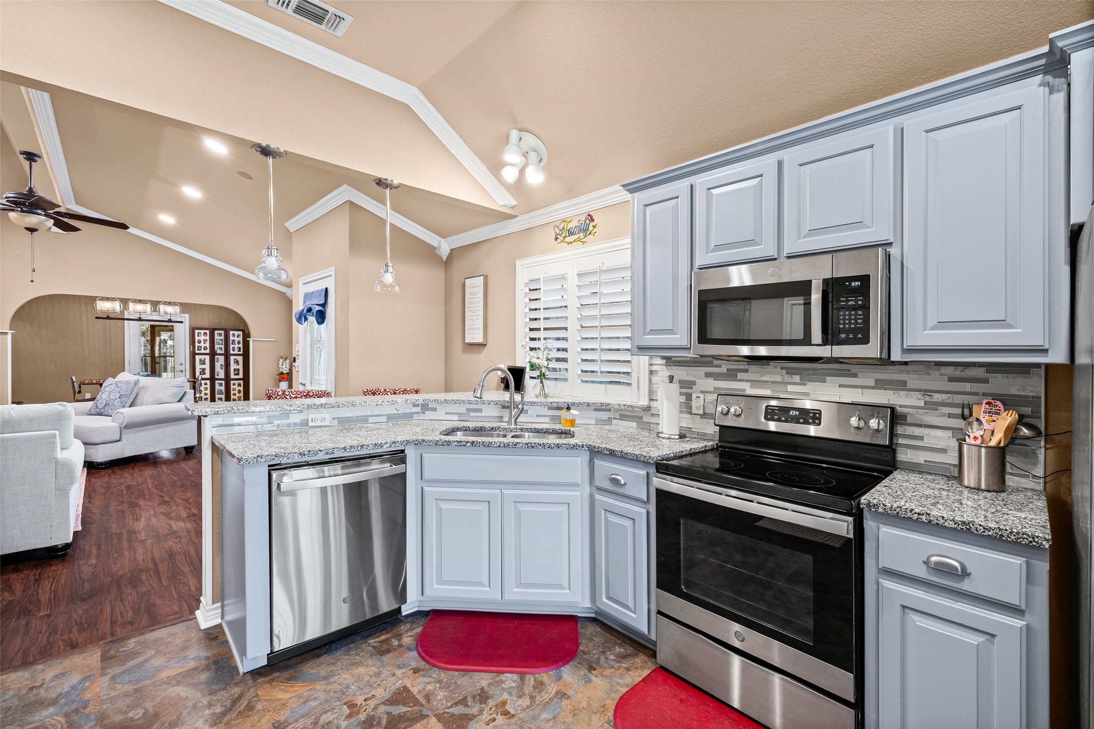 1208 Henard Lane Granbury TX 76048