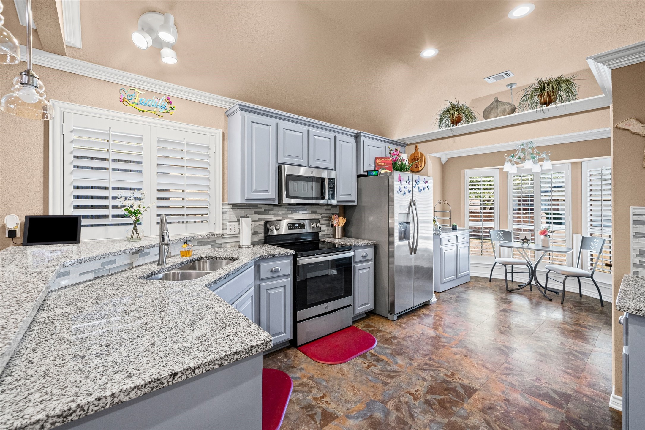 1208 Henard Lane Granbury TX 76048
