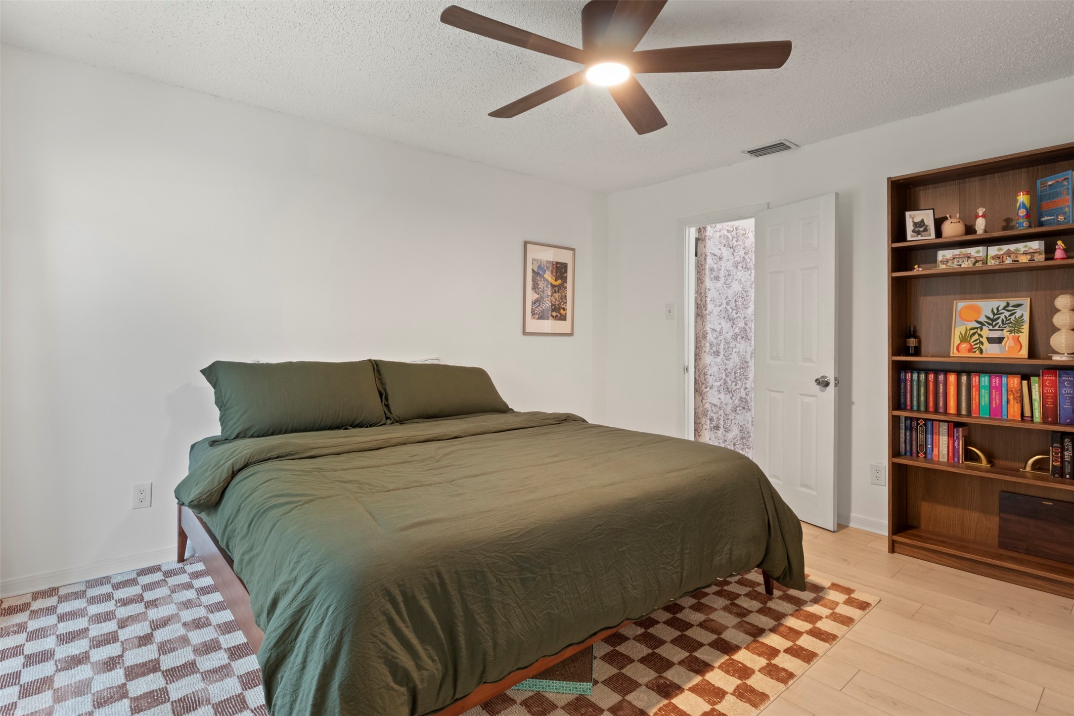 5981 Arapaho Road Dallas TX 75248