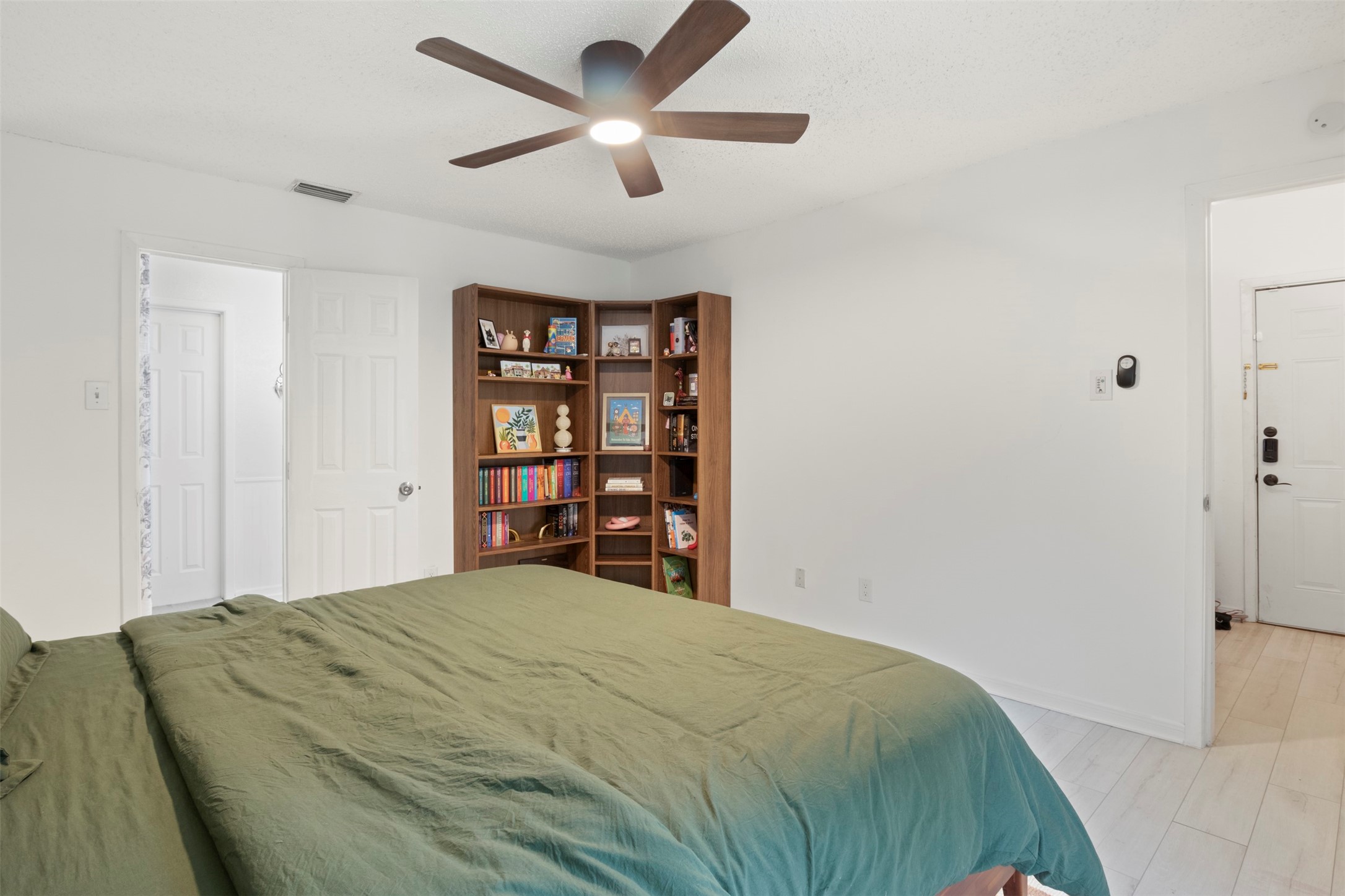 5981 Arapaho Road Dallas TX 75248