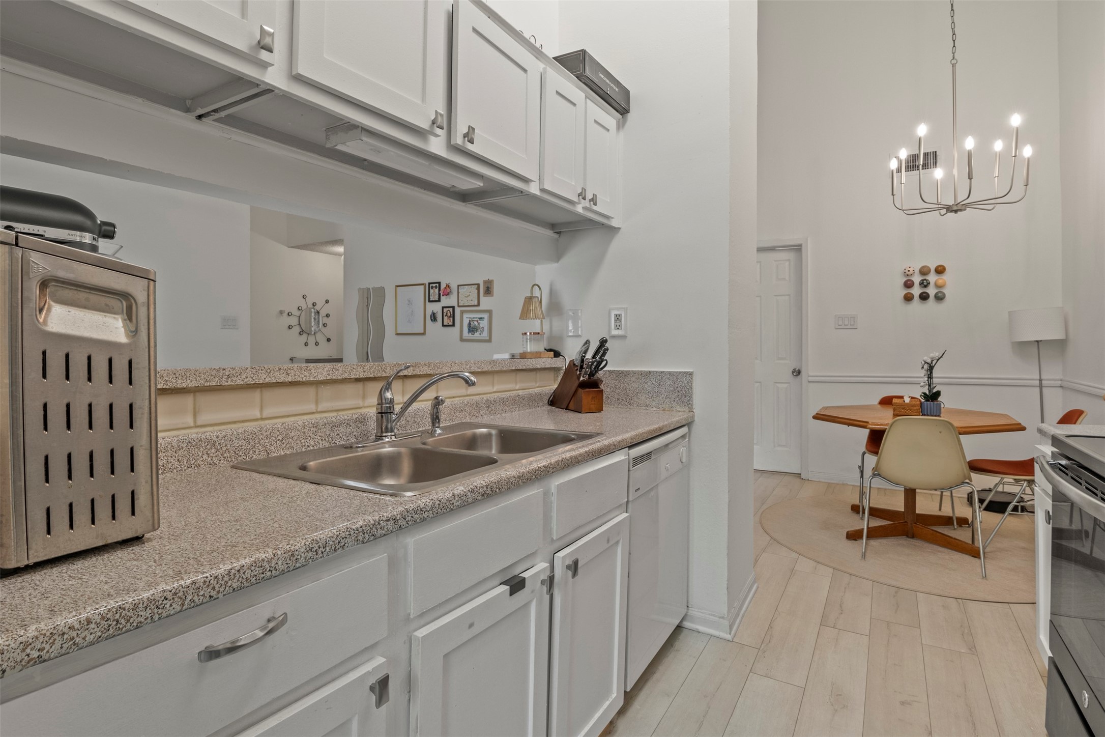 5981 Arapaho Road Dallas TX 75248