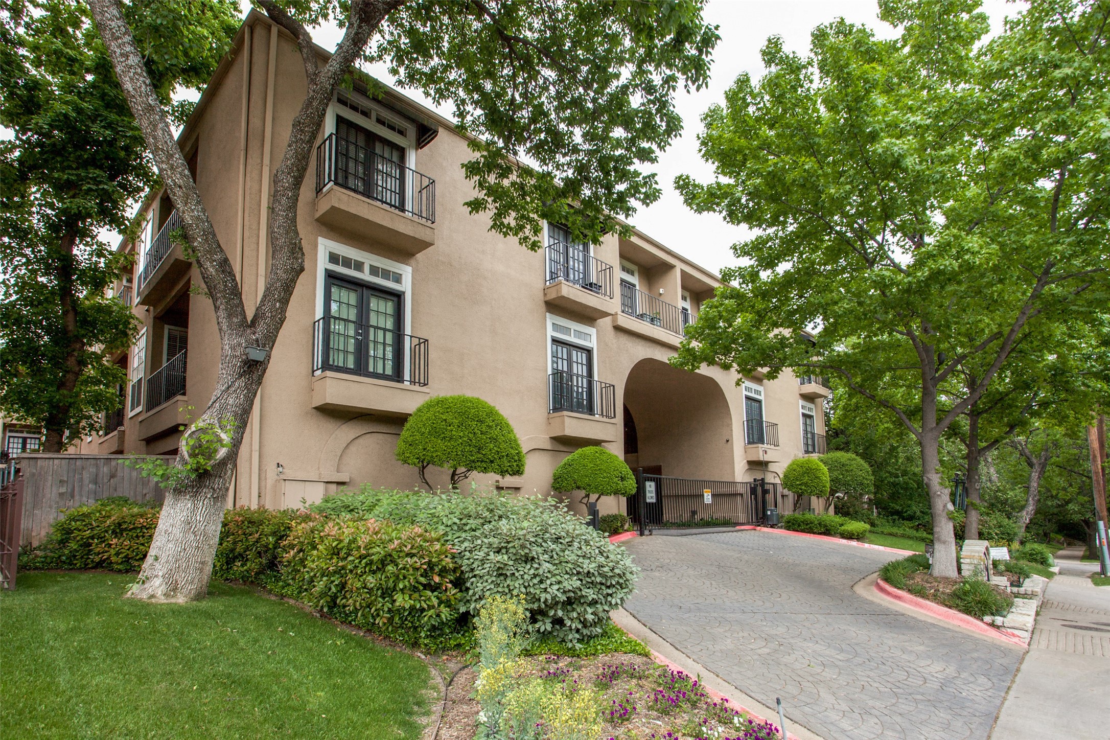 3311 Blackburn Street Dallas TX 75204
