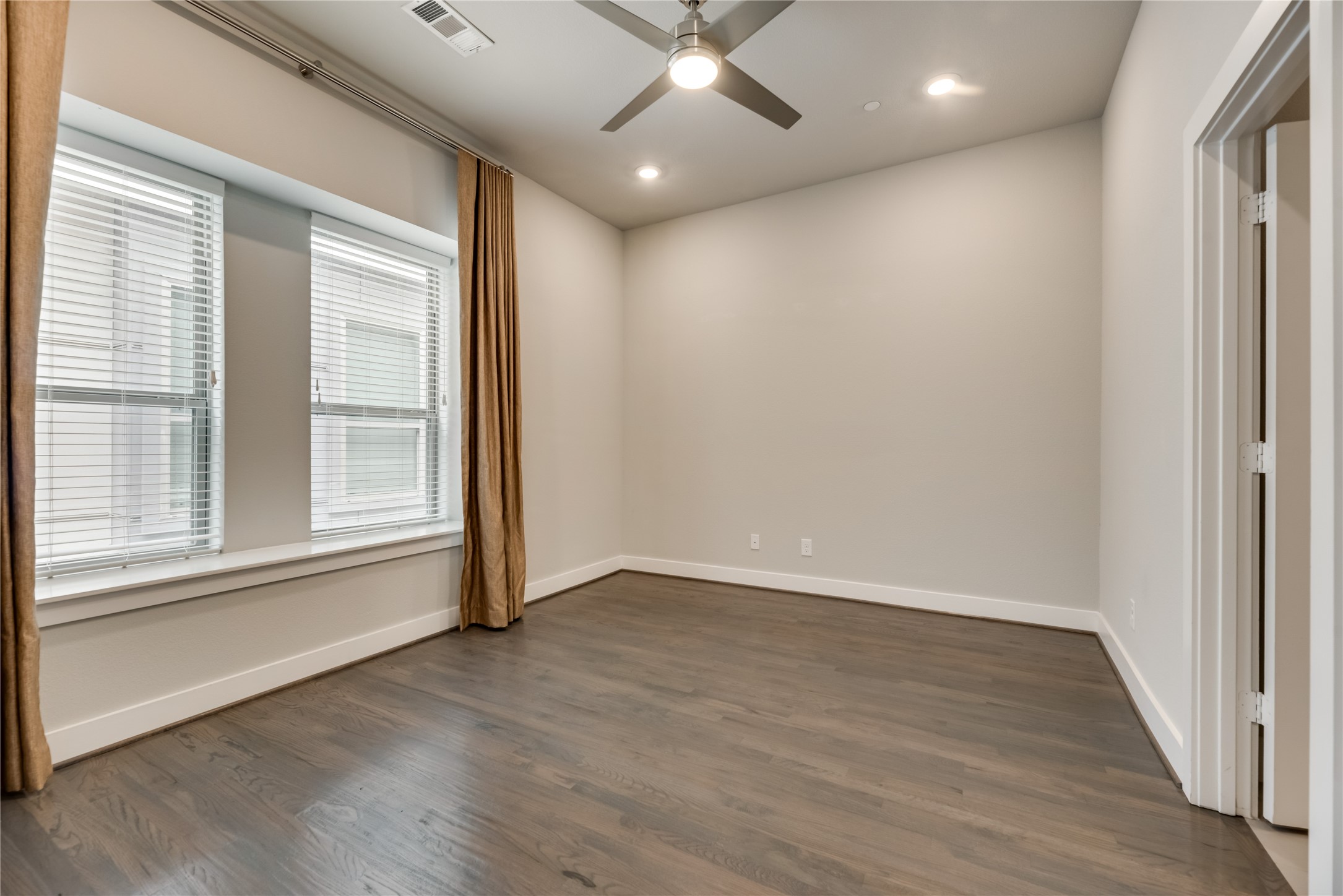 5912 Ross Avenue Dallas TX 75206