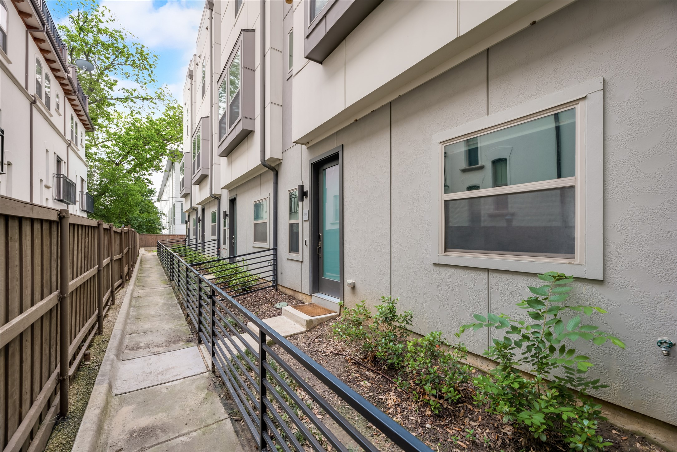 5912 Ross Avenue Dallas TX 75206