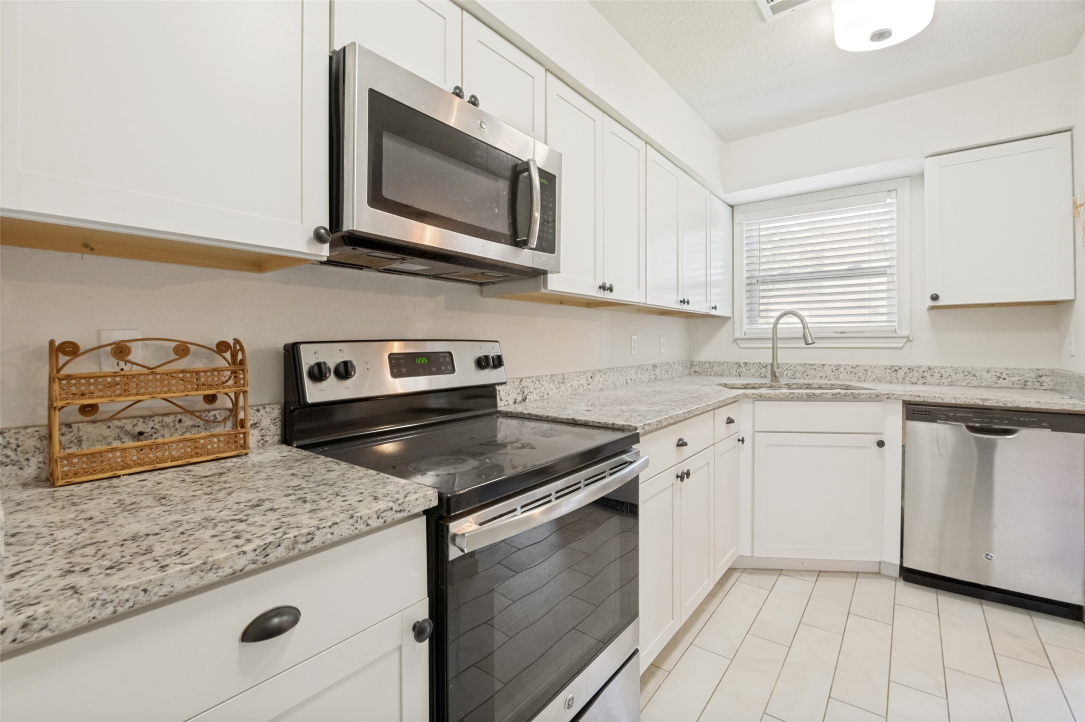 1109 Calico Lane Arlington TX 76011