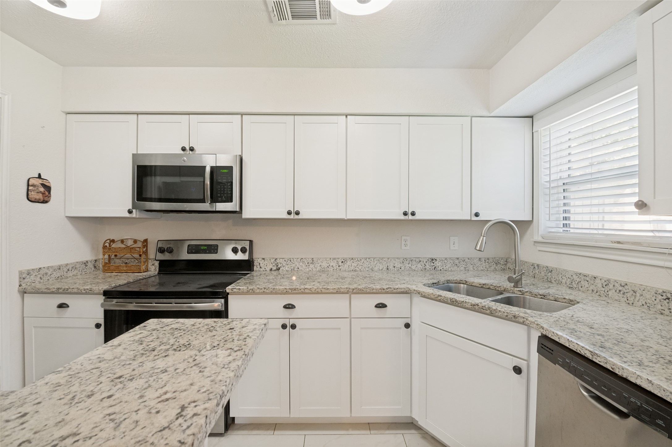 1109 Calico Lane Arlington TX 76011