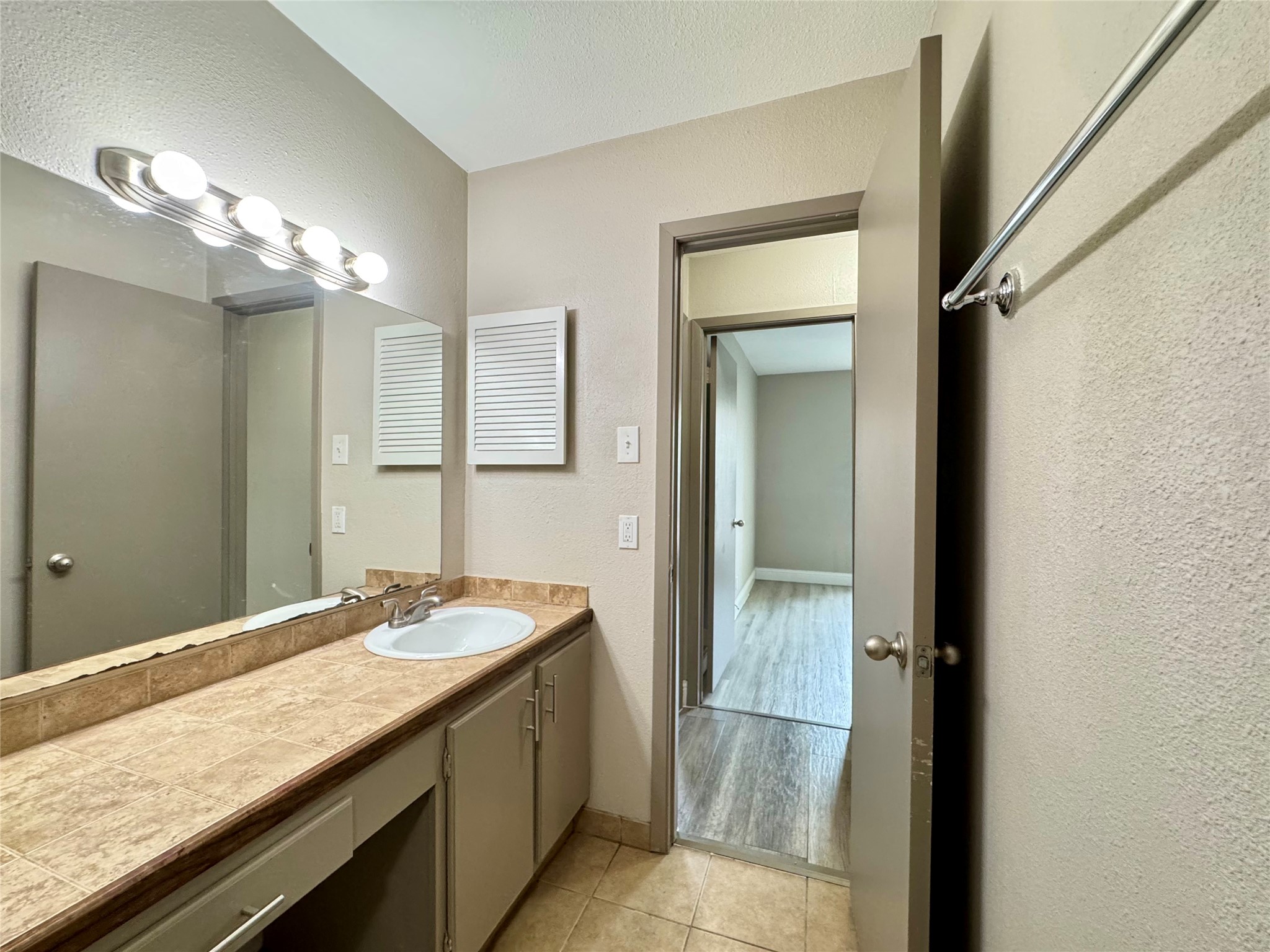 5981 Arapaho Road Dallas TX 75248