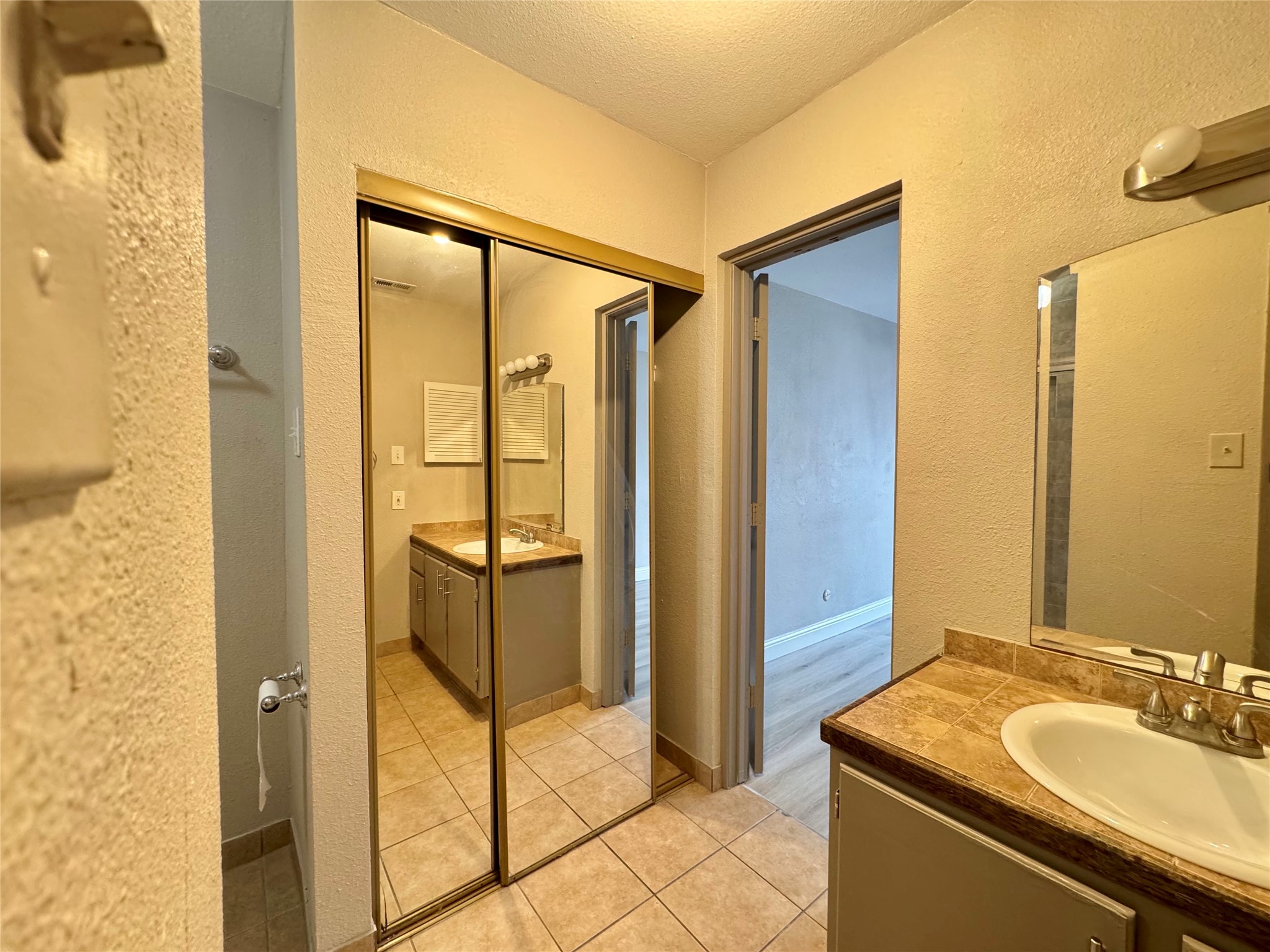 5981 Arapaho Road Dallas TX 75248