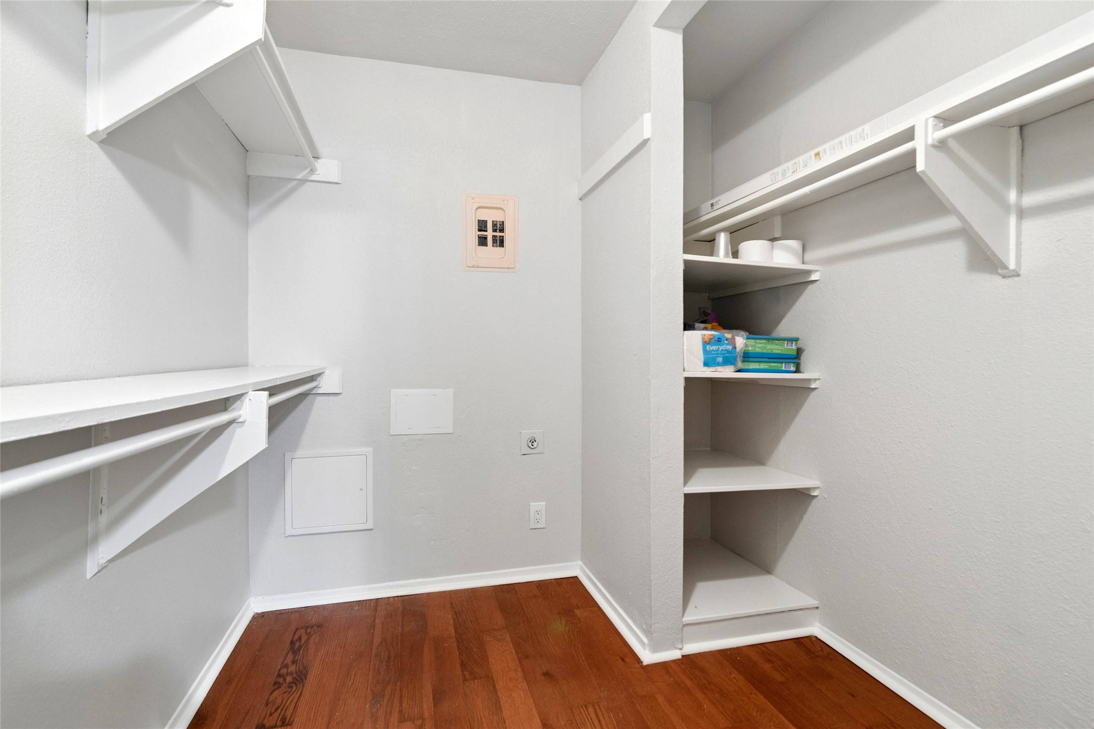 5311 Fleetwood Oaks Avenue Dallas TX 75235