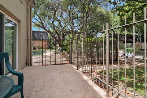 5311 Fleetwood Oaks Avenue Dallas TX 75235