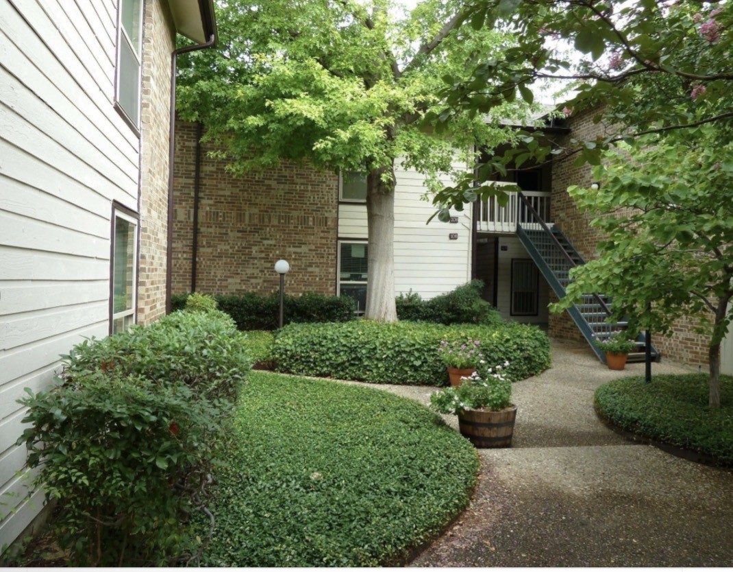 7107 Holly Hill Drive Dallas TX 75231